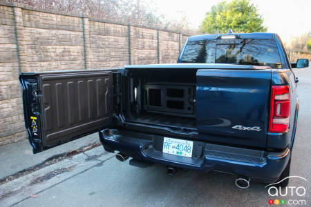 2022 Ram 1500 Limited 10th Anniversary edition, hatch