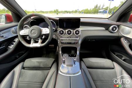 Mercedes-AMG GLC 43 2020, console central