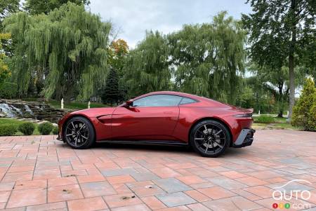 2020 Aston Martin Vantage, profile