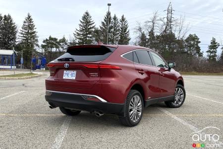 2021 Toyota Venza, three-quarters rear