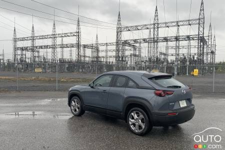 Mazda MX-30 2022, trois quarts arrière