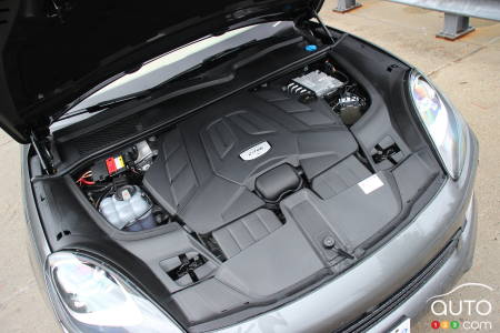 2020 Porsche Cayenne S Coupe S, engine