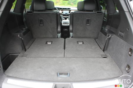 2020 Cadillac XT6, cargo area