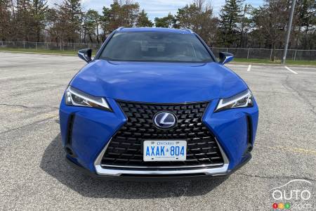 2021 Lexus UX 250h, front