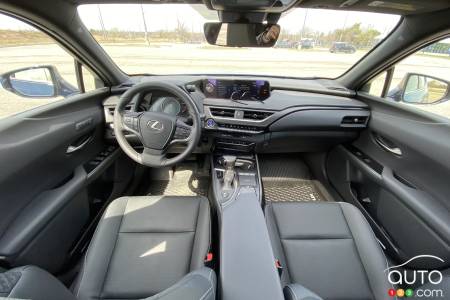 Lexus UX 250h 2021, intérieur