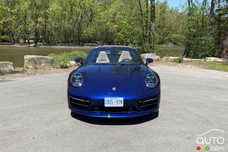 2021 Porsche 911 Targa 4, front