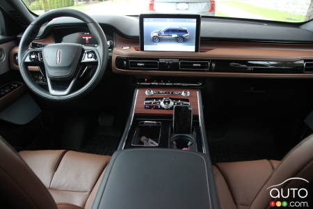 2021 Lincoln Aviator Grand Touring PHEV, interior