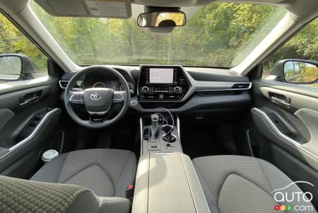 Toyota Highlander LE AWD 2021, intérieur