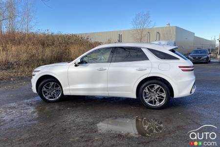 2022 Genesis GV70 2.5T, profile