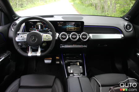 2021 Mercedes-AMG GLB 35, interior