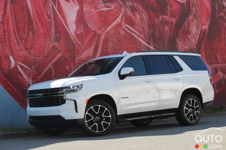 2021 Chevrolet Tahoe RST, three-quarters front