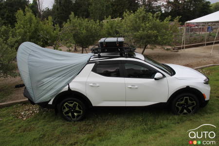 2022 Hyundai Santa Cruz, with tent