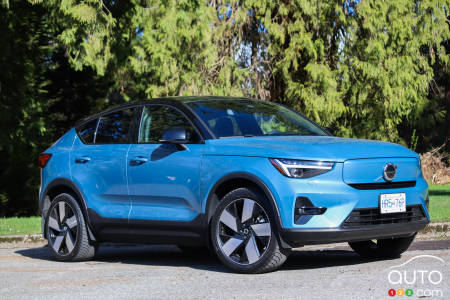 2022 Volvo C40 Recharge, three-quarters front