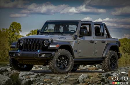 Jeep Wrangler Willys 4xe 2023, trois quarts avant