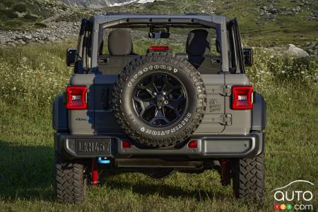 Jeep Wrangler Willys 4xe 2023, arrière