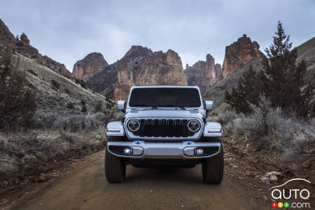 2024 Jeep Wrangler High Altitude 4xe, front