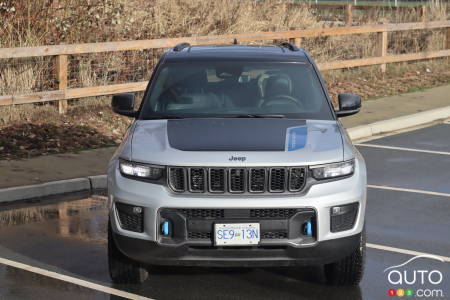 2023 Jeep Grand Cherokee 4xe Trailhawk - Front