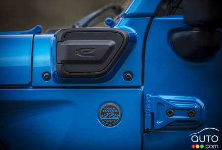 2024 Jeep Wrangler 4xe 2024, charging door