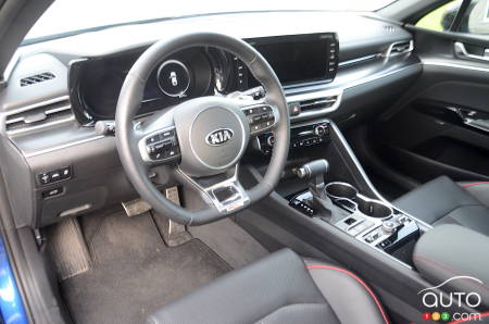 2021 Kia K5 GT, interior