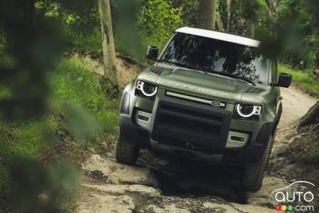 Land Rover Defender 90, front
