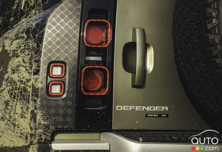 Land Rover Defender 90, rear