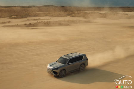 Lexus LX 600, from above
