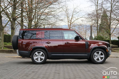 2023 Land Rover Defender 130, side view