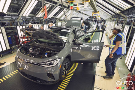 A grey 2023 Volkswagen ID.4 in the Chattanooga factory