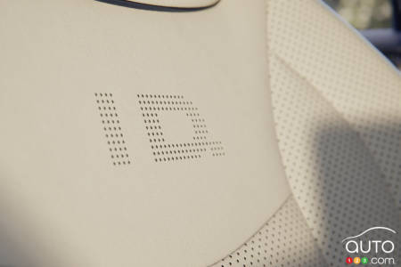 2025 Volkswagen ID.7, ID. badging