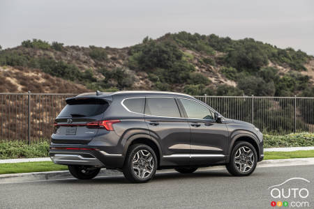 2021 Hyundai Santa Fe, three-quarters rear