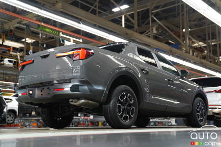 2022 Hyundai Santa Cruz, three-quarters rear
