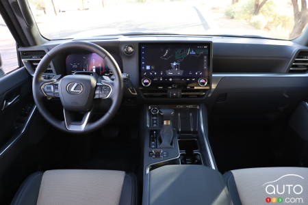 L'intérieur du Lexus GX550 2024