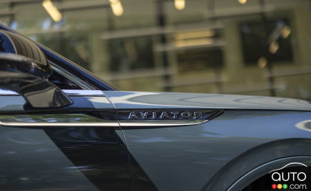 Badging on 2025 Lincoln Aviator