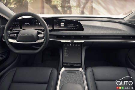 L'intérieur de Lucid Air Pure 2023