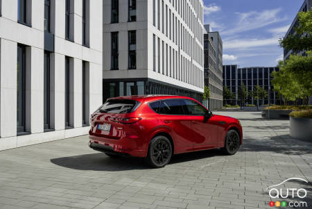 Mazda CX-60 PHEV 2023, arrière