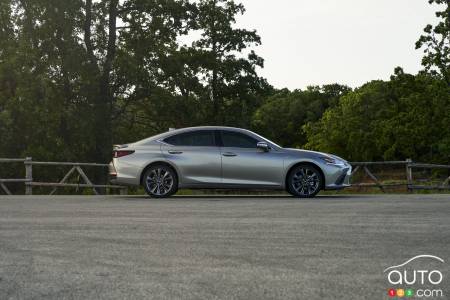 LexusES AWD F-Sport 2021, profil