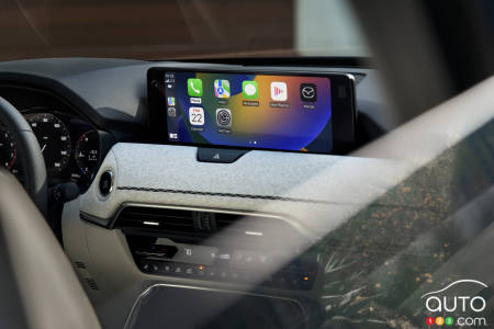 Touchscreen of 2024 Mazda CX-90
