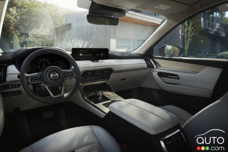 Interior of the new 2023 Mazda CX-90
