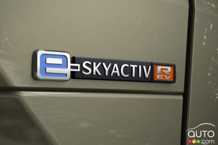 Mazda MX-30 R-EV - Logo