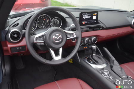 Mazda MX-5 2021, intérieur