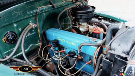 1952 Chevrolet 3800, engine