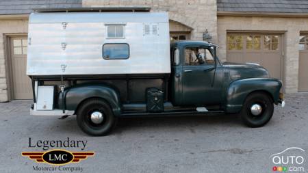 1952 Chevrolet 3800, profile