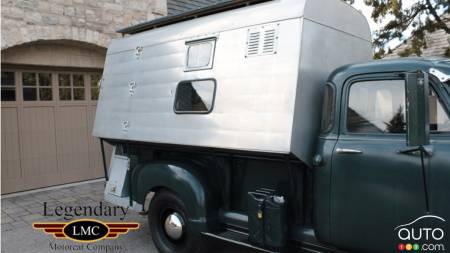 1952 Chevrolet 3800, back section