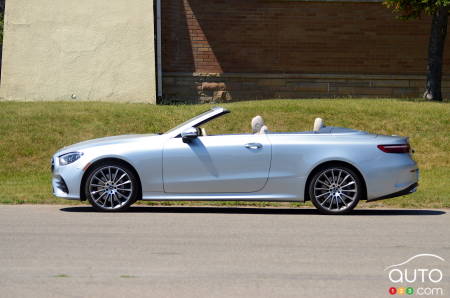 2021 Mercedes-Benz E 450 convertible, roof folded away