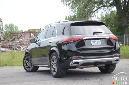 2021 Mercedes-Benz GLE 350, three-quarters rear