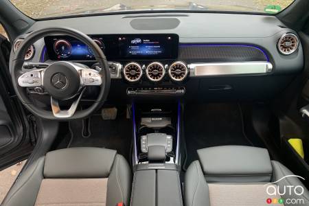 2023 Mercedes-Benz EQB - Cabin