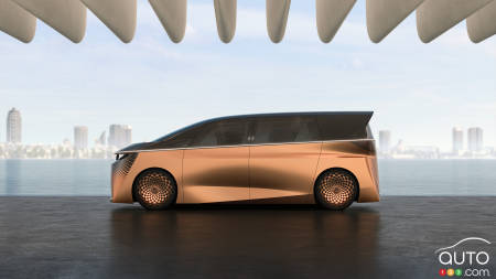 Nissan's new Hyper Tourer concept, profile