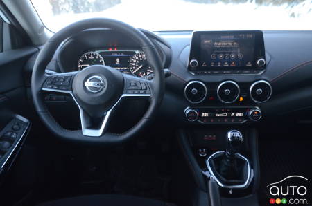 2021 Nissan Sentra SR manual, interior