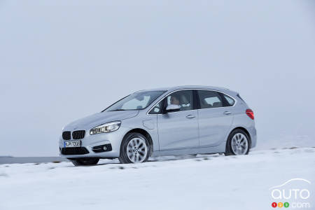 La BMW 225xe