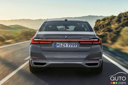 BMW Série 7, arrière